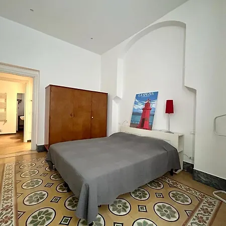 Acatoa - Spacious Bright In The City Center 3 Bedrooms - / Easy Access And Connections To 5 Terre And Portovenere La Spezia
