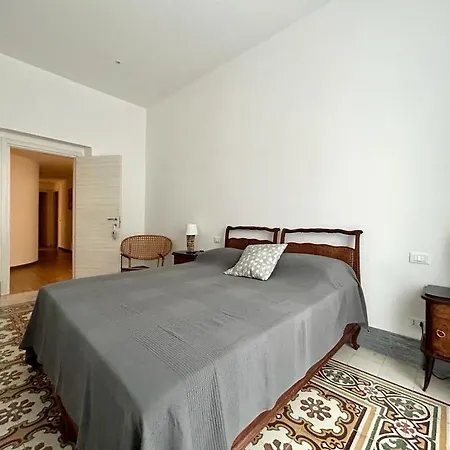 Apartment Acatoa - Spacious Bright In The City Center 3 Bedrooms - / Easy Access And Connections To 5 Terre And Portovenere La Spezia